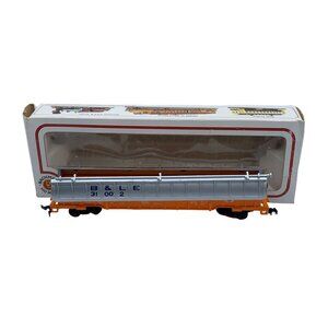 Bachmann HO Scale B and LE 31002 Coil Coach Train Car Model Railroad Orange Silv